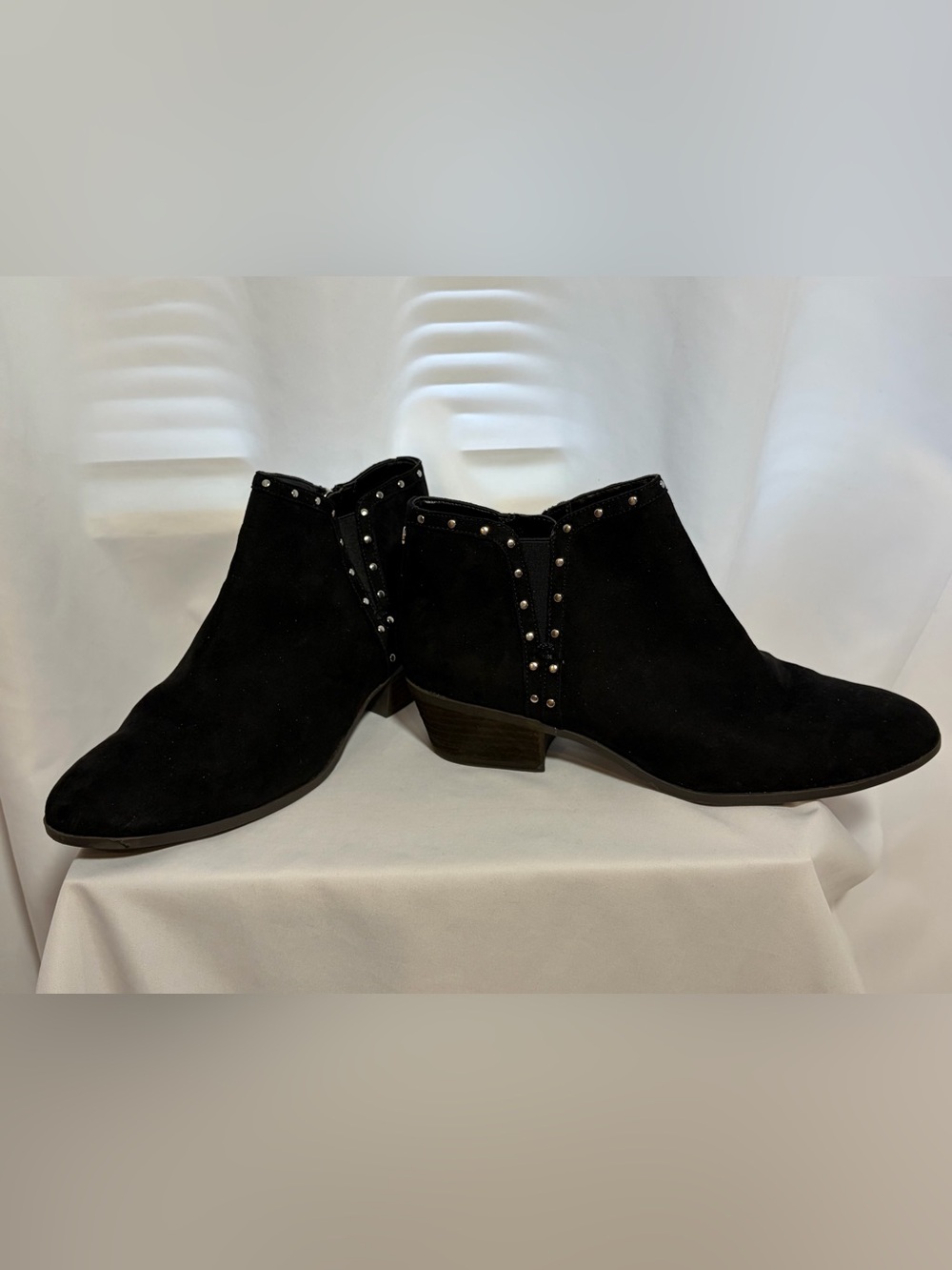 CIRCUS BY SAM EDELMAN Black Studded Ankle Boots size 9